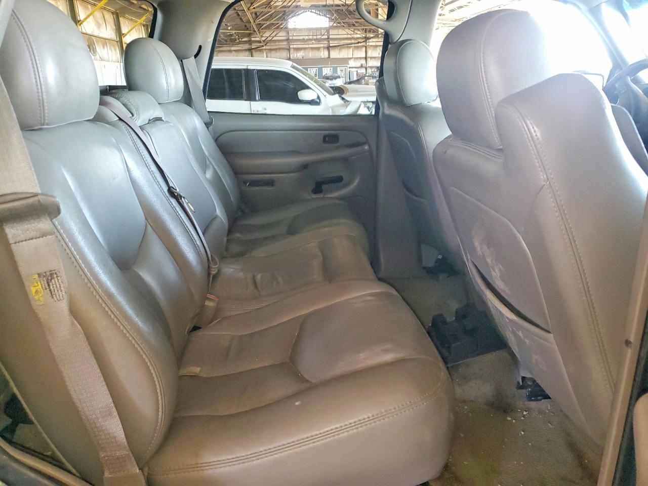 2004 Chevrolet Tahoe VIN 1GNEK13T44R294894 photo 11