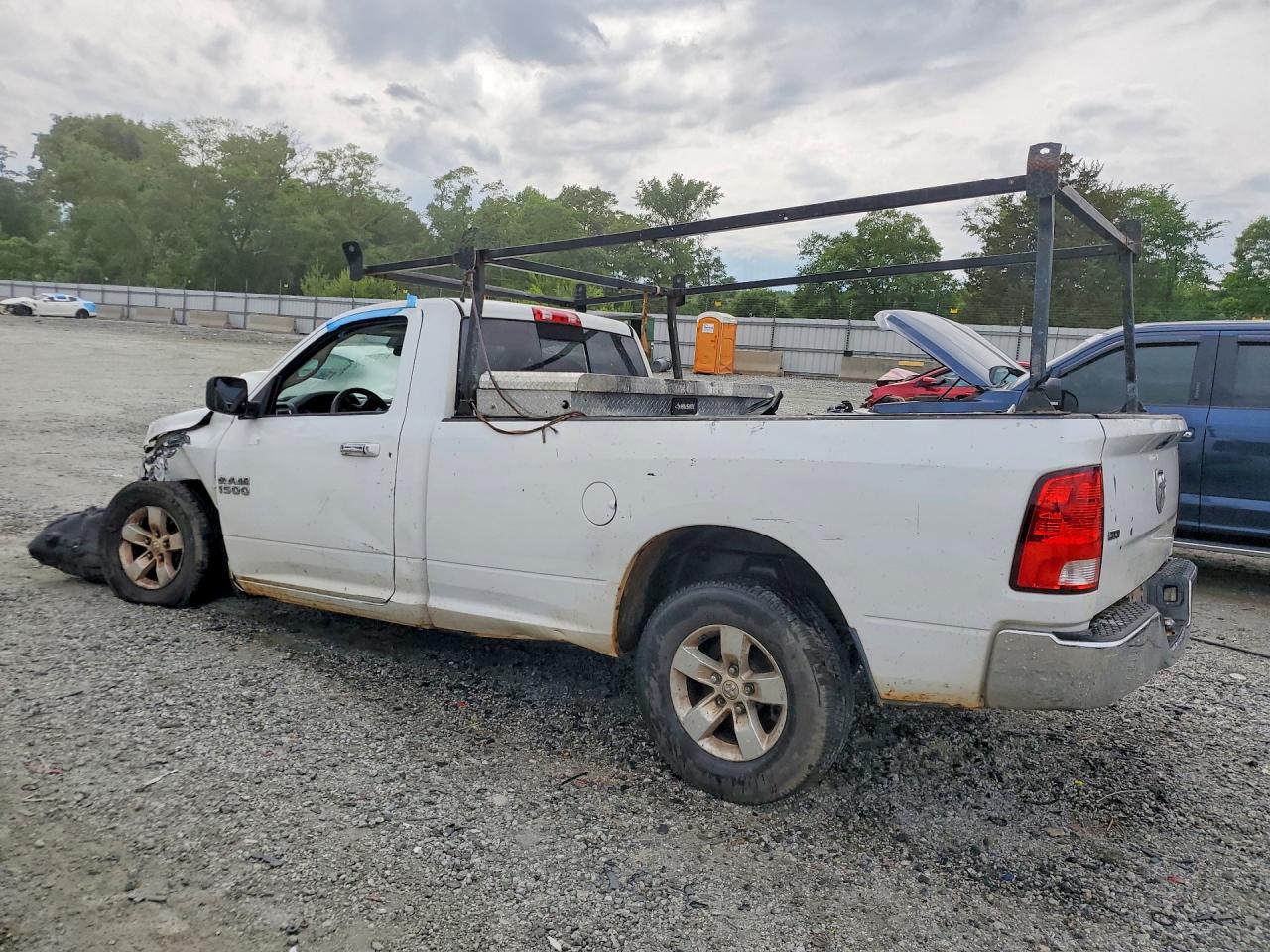 2013 Ram 1500 VIN 3C6JR6EP6DG524328 photo 2