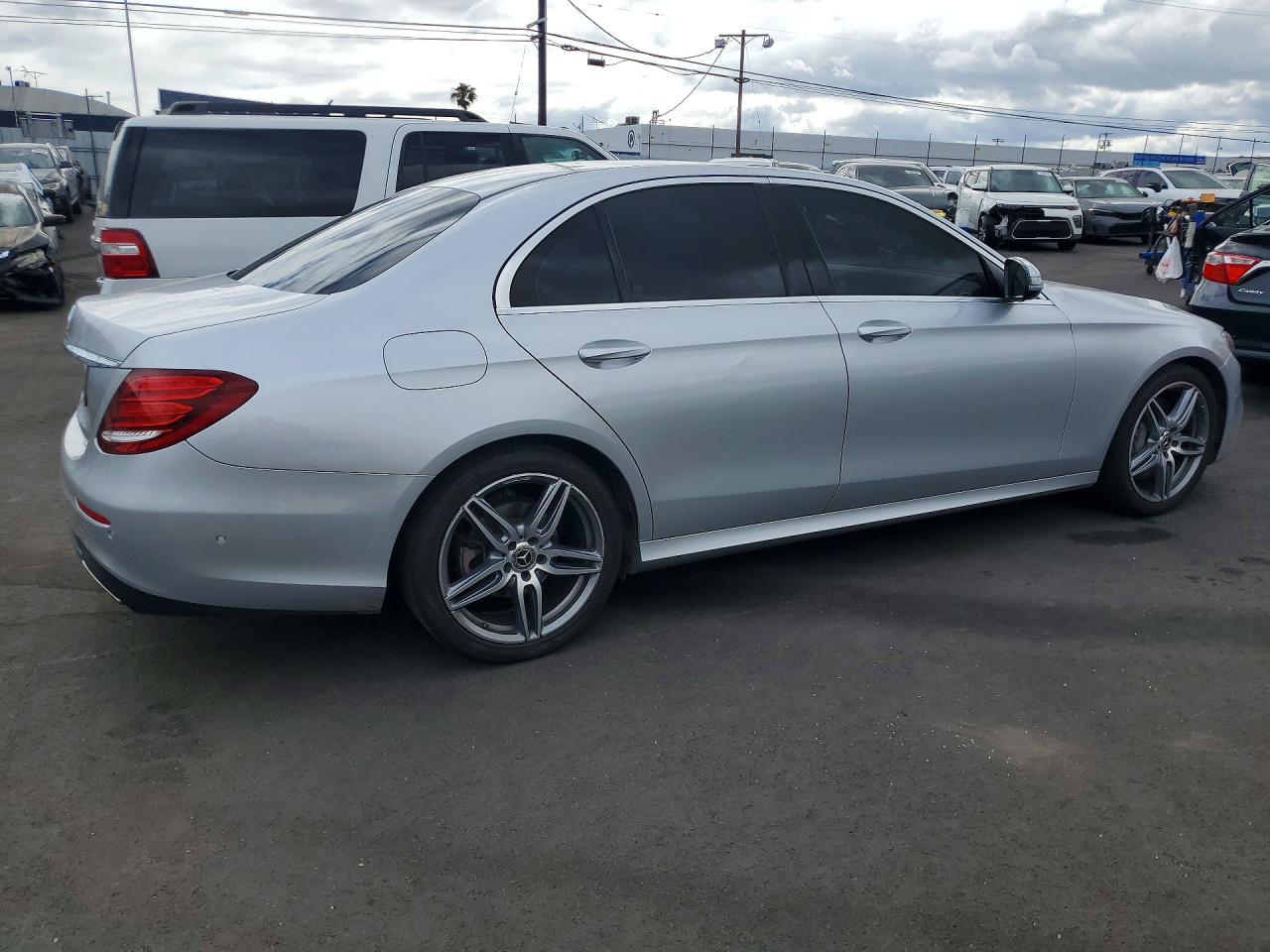 2018 Mercedes-Benz E-class VIN WDDZF4JB7JA431563 photo 3