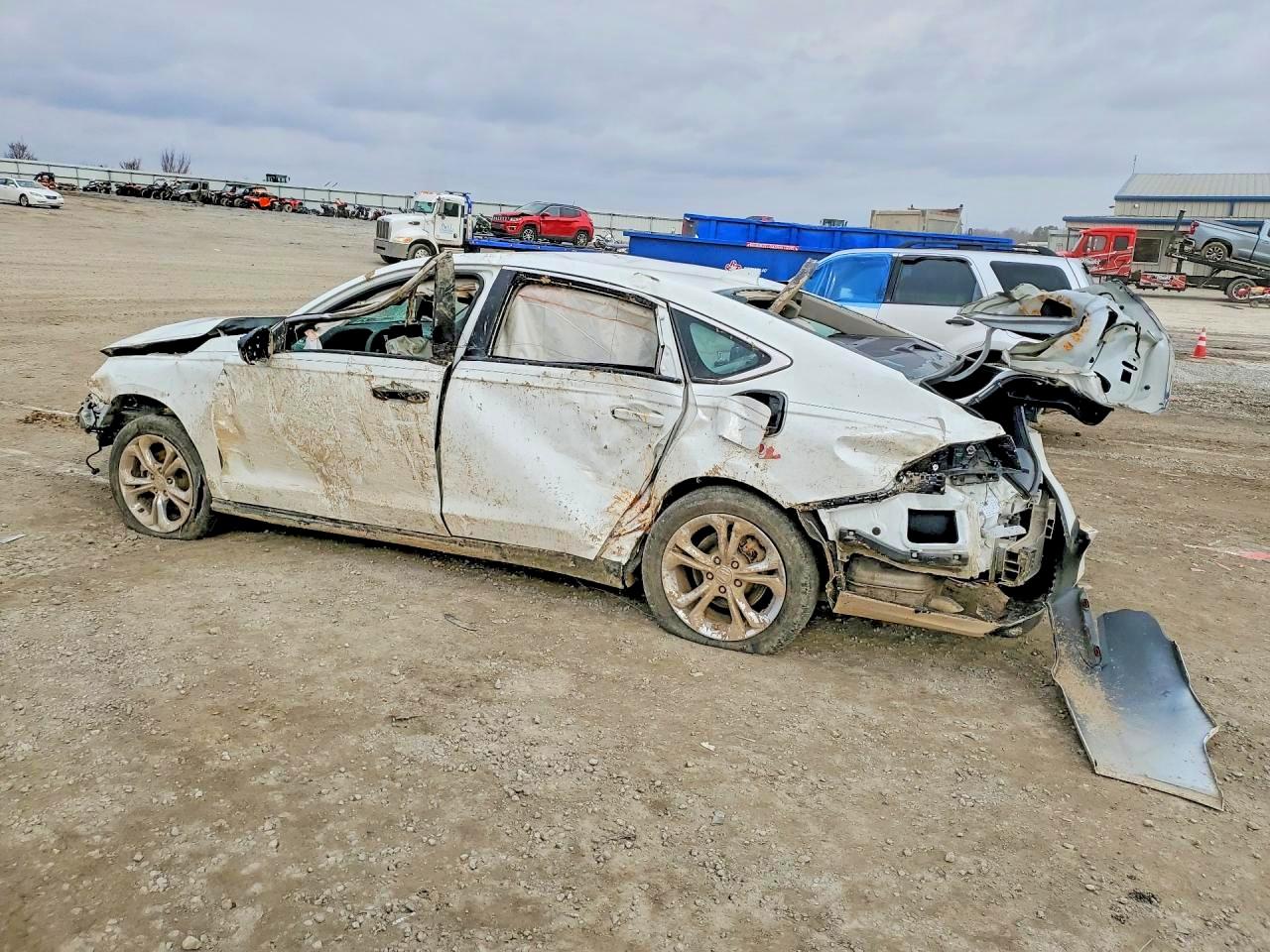 2024 Honda Accord VIN 1HGCY1F26RA026941 photo 2