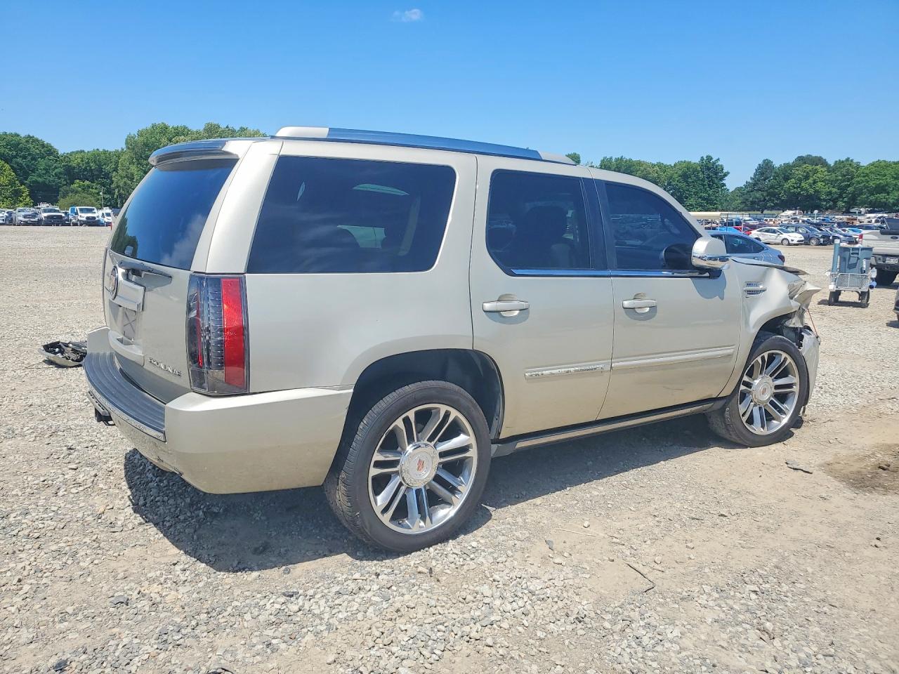 2013 Cadillac Escalade VIN 1GYS3CEF0DR260179 photo 3