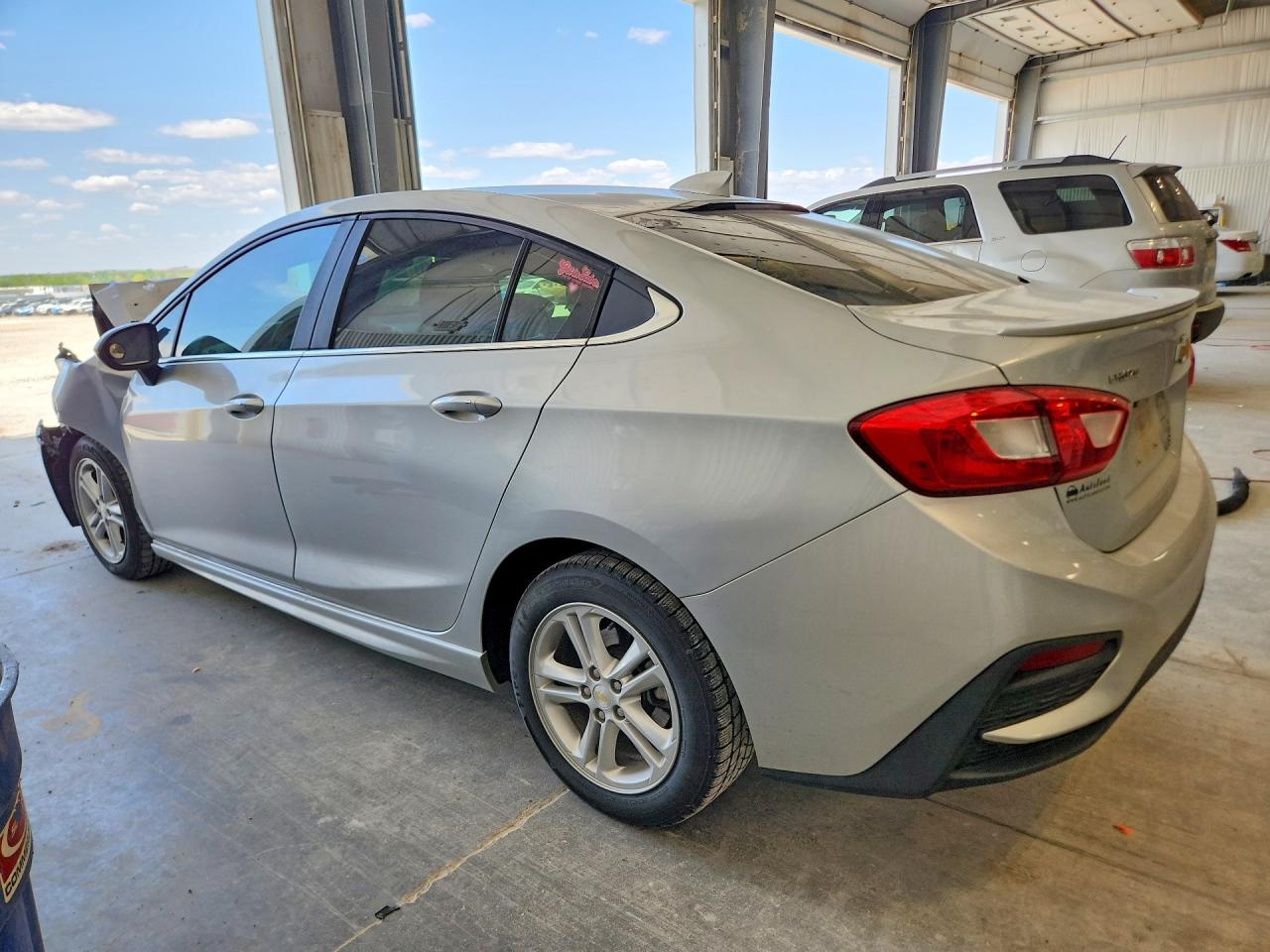 2018 Chevrolet Cruze VIN 1G1BD5SM9J7164388 photo 2