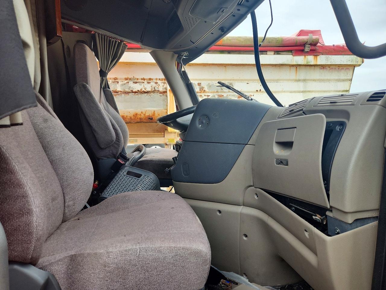 2018 FREIGHTLINER All other VIN 3AKJGLDR6JSHM6155 photo 5