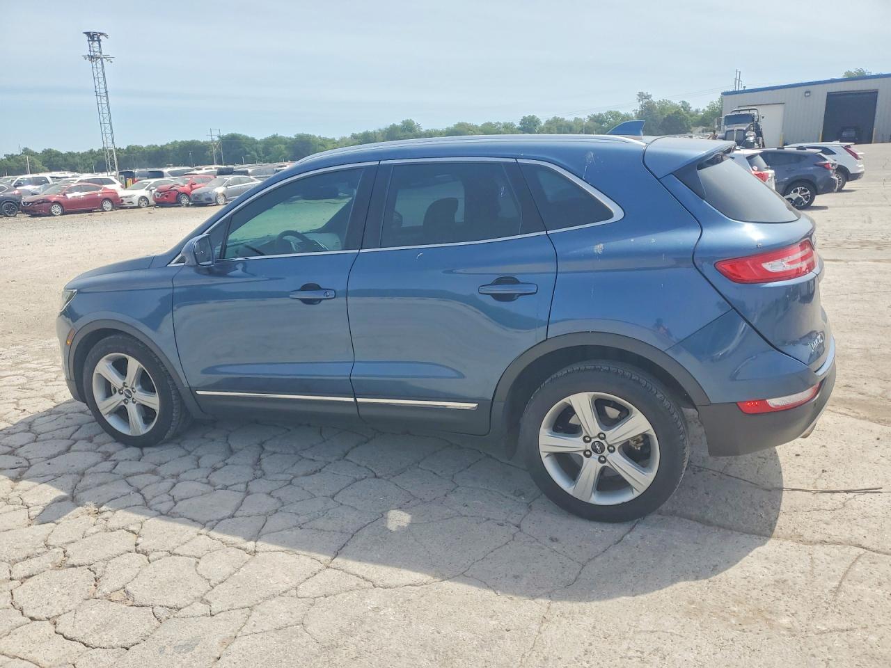 2018 Lincoln Mkc VIN 5LMCJ1C96JUL29511 photo 2