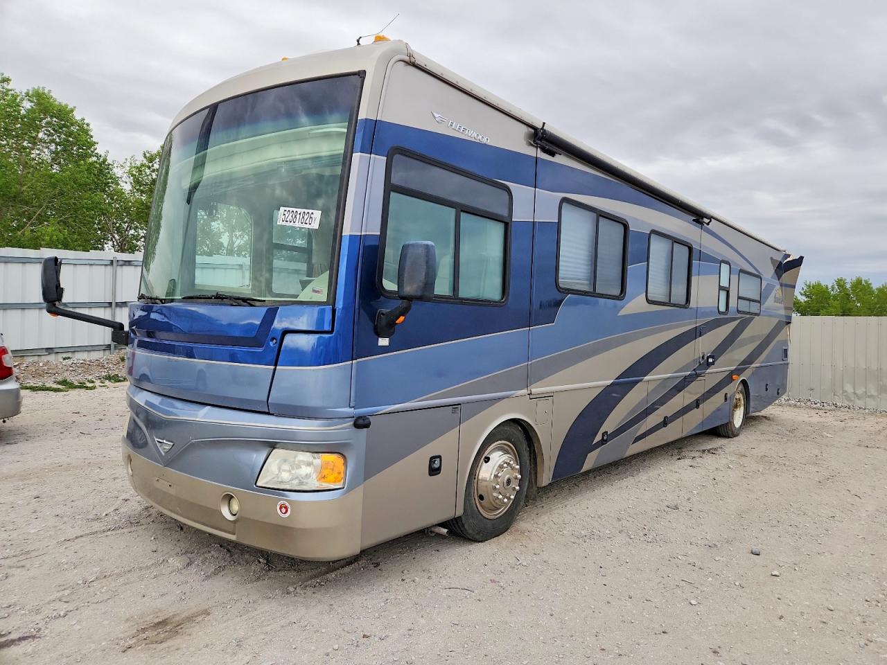 2008 FLEETWOOD Bounder VIN 4UZACJDT48CAD1620 photo 2