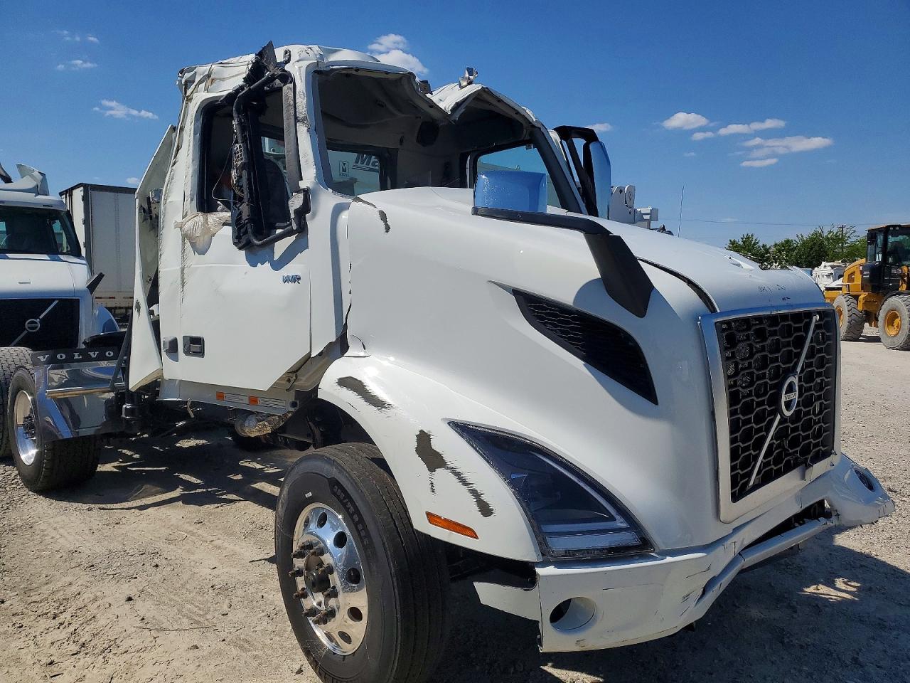 2026 Volvo All other VIN 4V4WC9DH4TN713596 photo 9