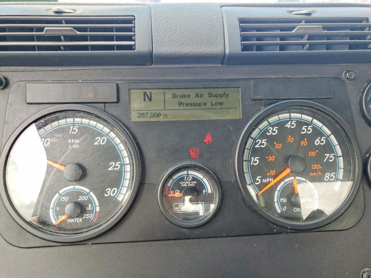 2018 FREIGHTLINER All other VIN 1FUBGAD96JLJV5406 photo 8