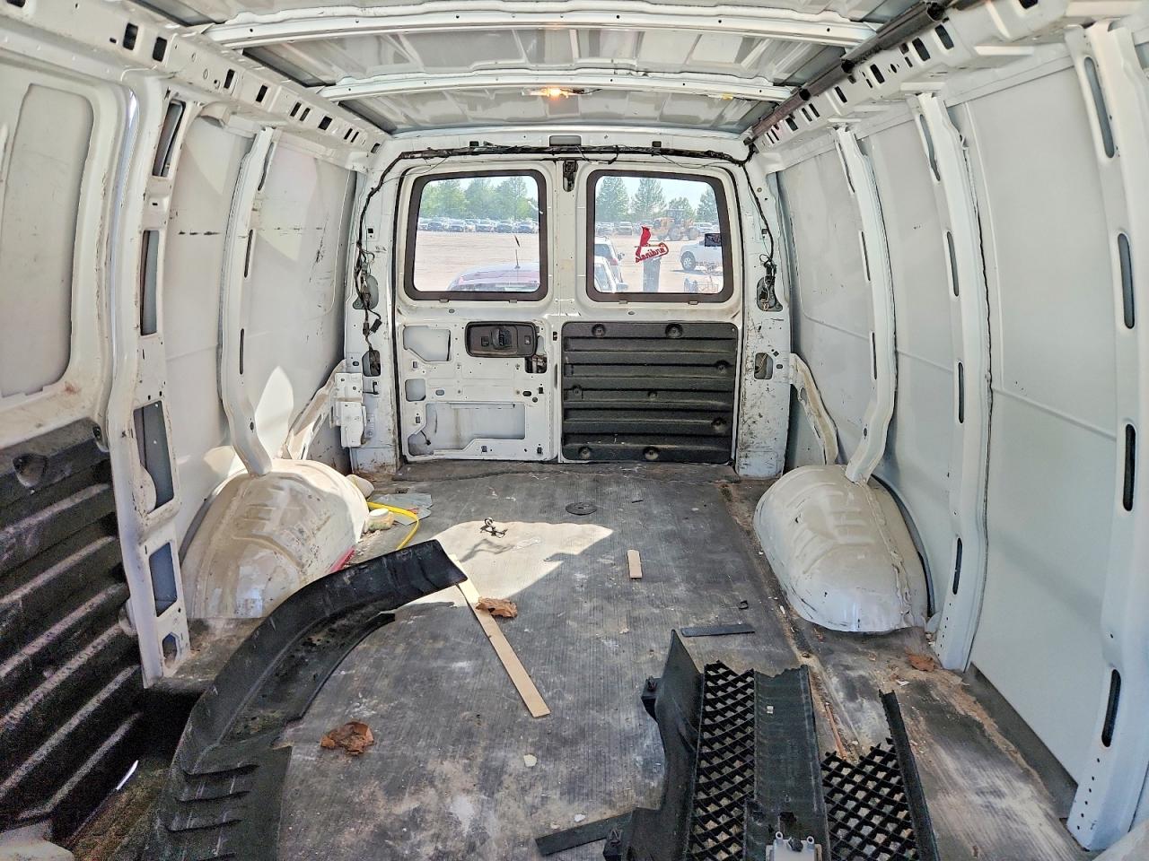 2012 Chevrolet Express VIN 1GCZGTBG0C1115291 photo 10