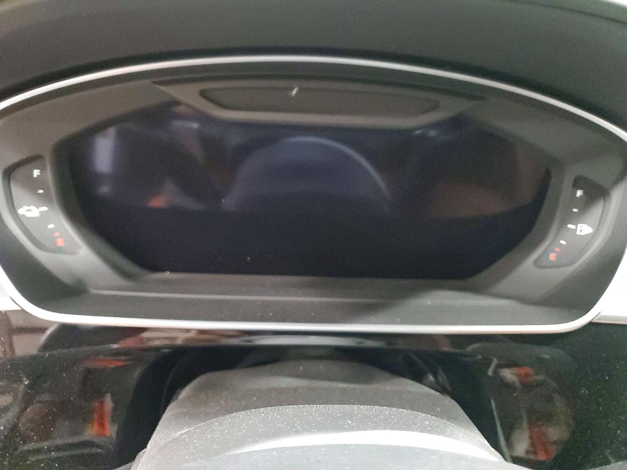 2021 Audi A8 VIN WAU8HAF83MN008405 photo 9