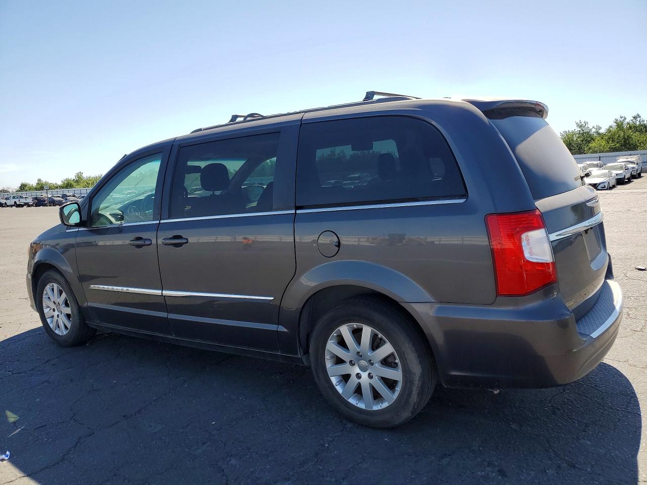 2016 Chrysler Minivan VIN 2C4RC1BG6GR269117 photo 2