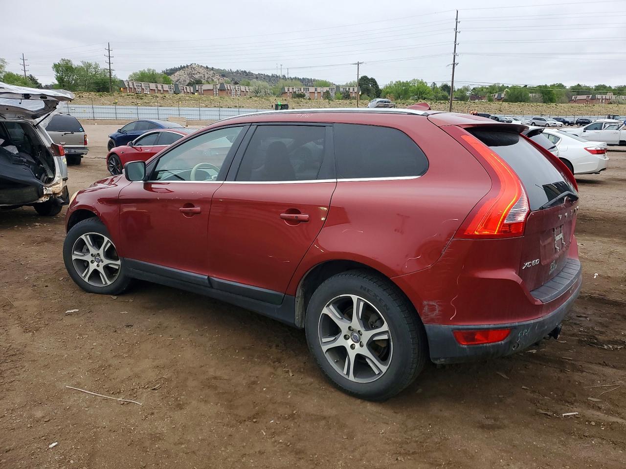 2011 VOLVO Xc60 VIN YV4902DZ4B2211055 photo 2