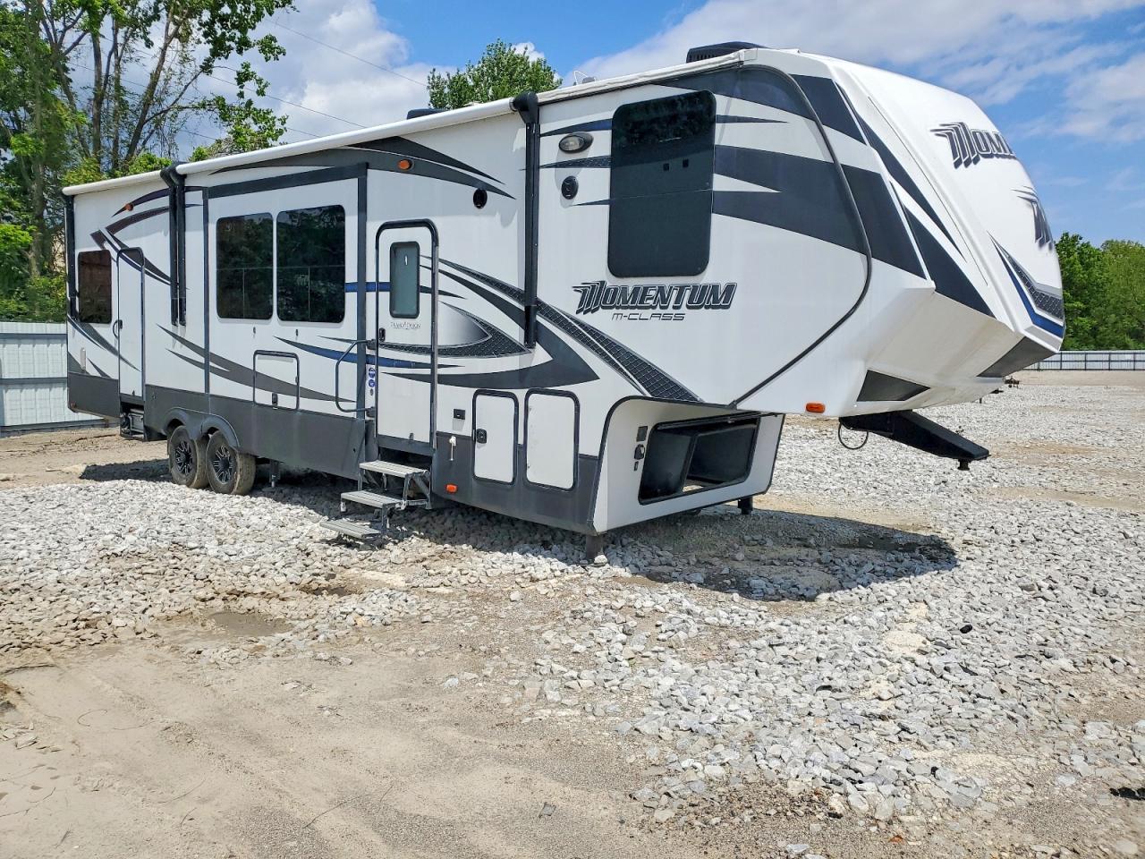 2016 GRAND Momentum VIN 573FM4027G1202287 photo 1