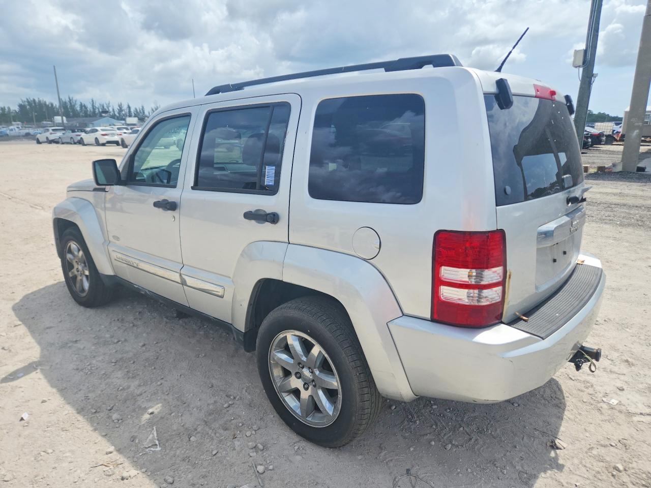 2012 Jeep Liberty VIN 1C4PJMAK9CW196797 photo 2