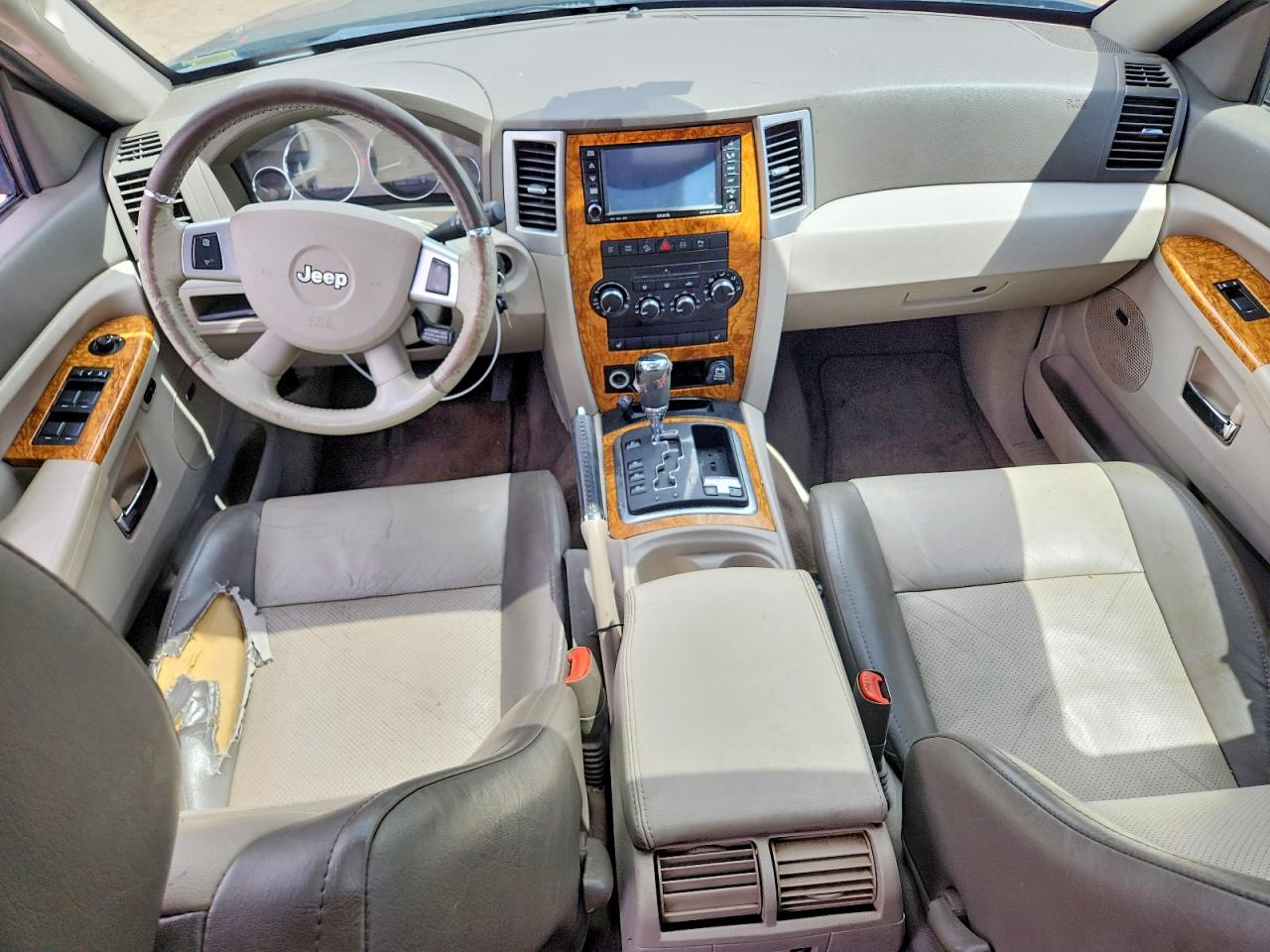 2008 Jeep Cherokee VIN 1J8HR582X8C211625 photo 8