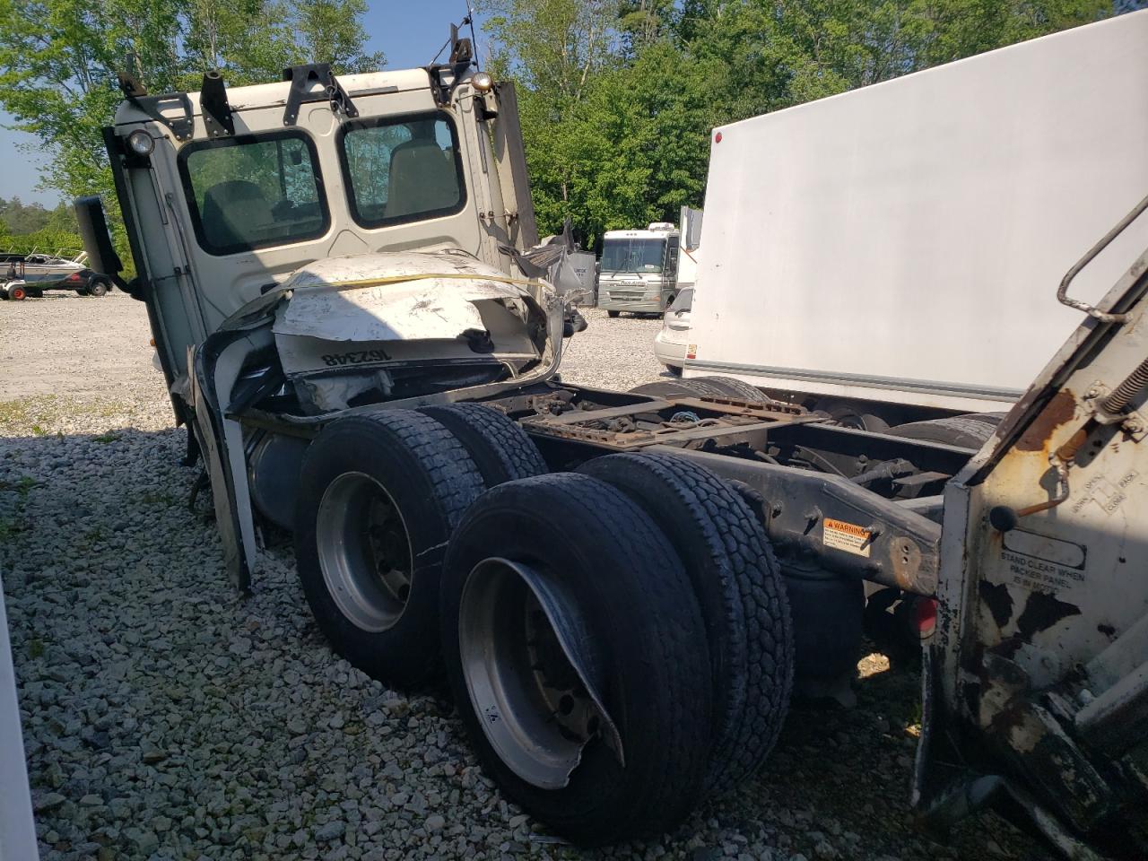 2017 FREIGHTLINER All other VIN 1FUJGEDR4HLHN9102 photo 3