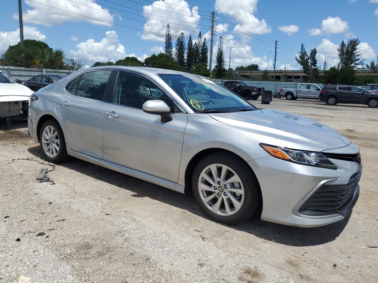 2022 Toyota Camry VIN 4T1C11AK5NU701743 photo 4