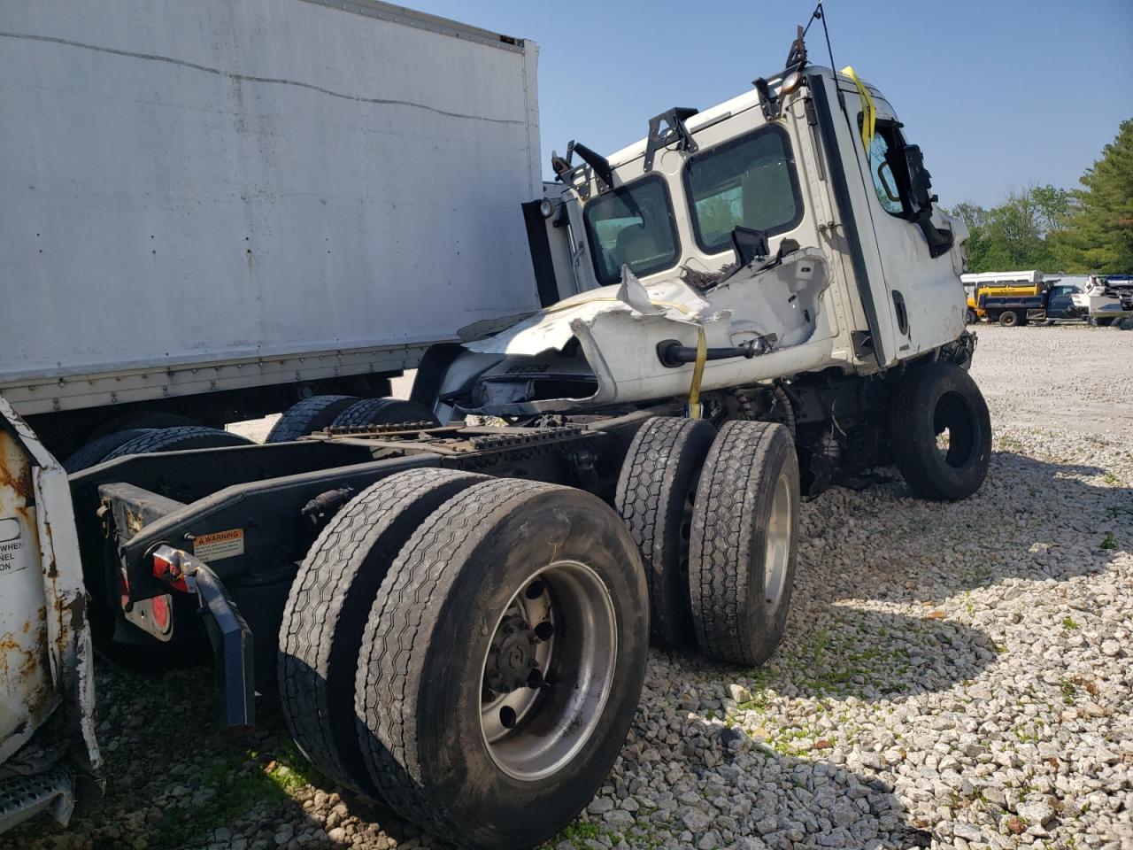 2017 FREIGHTLINER All other VIN 1FUJGEDR4HLHN9102 photo 4