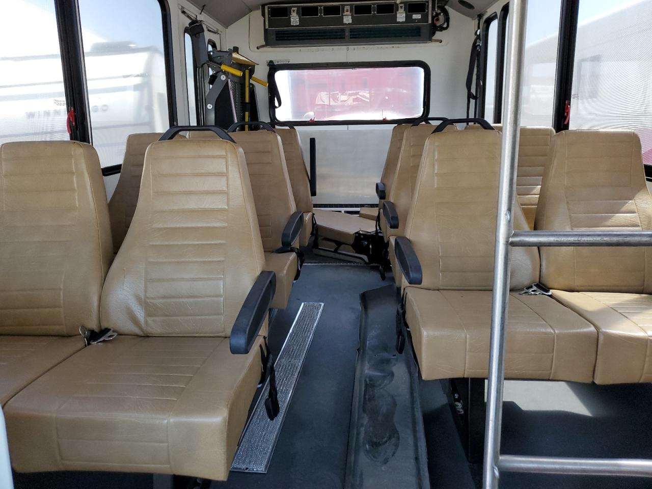 2018 FORD Econoline van VIN 1FDEE3FSXJDC20835 photo 10