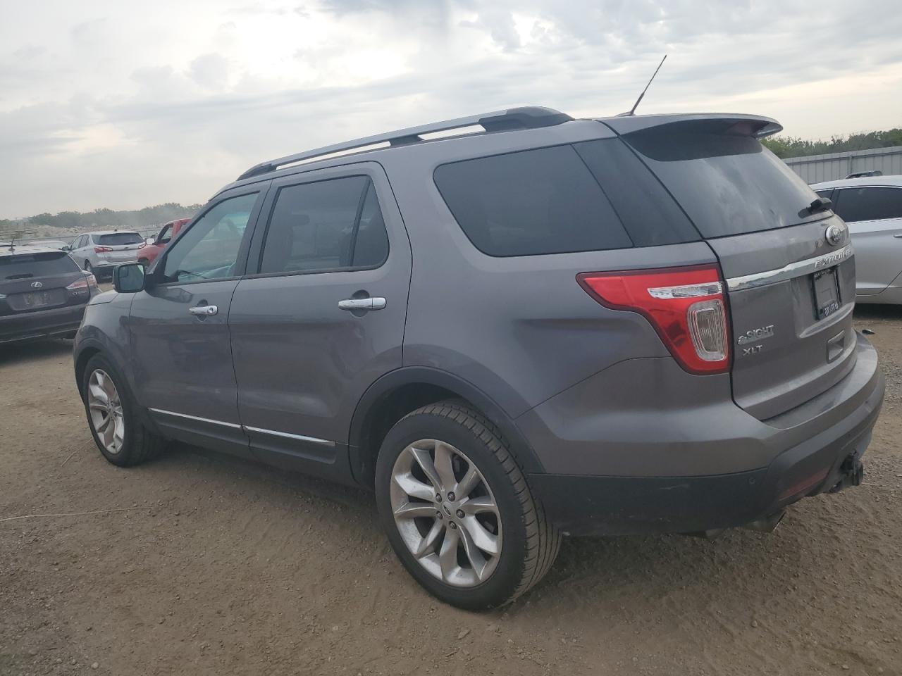 2013 FORD Explorer VIN 1FM5K7D88DGC80445 photo 2