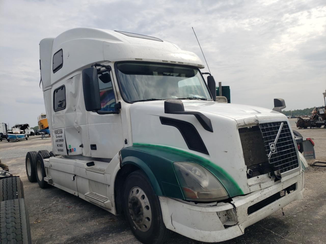 2016 VOLVO Vn VIN 4V4NC9EH9GN954814 photo 1