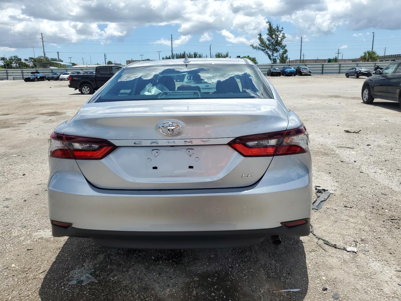 2022 Toyota Camry VIN 4T1C11AK5NU701743 photo 6