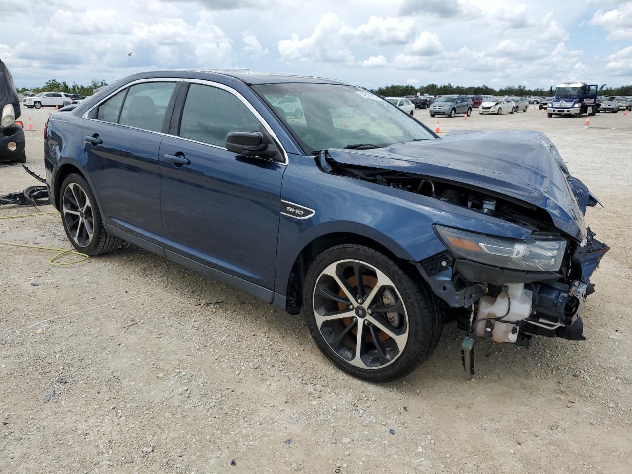 2016 FORD Taurus VIN 1FAHP2KT5GG143261 photo 4