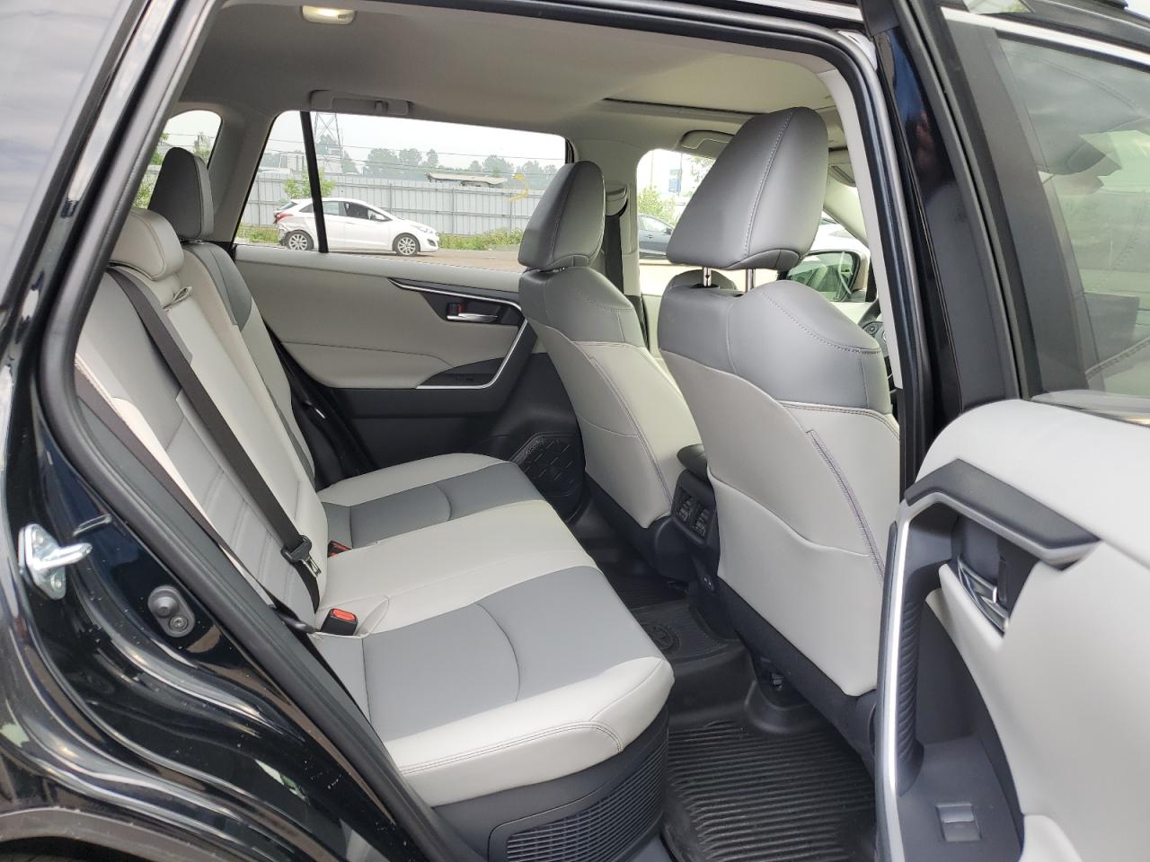 2022 Toyota Rav4 VIN JTMB6RFV6ND078099 photo 11