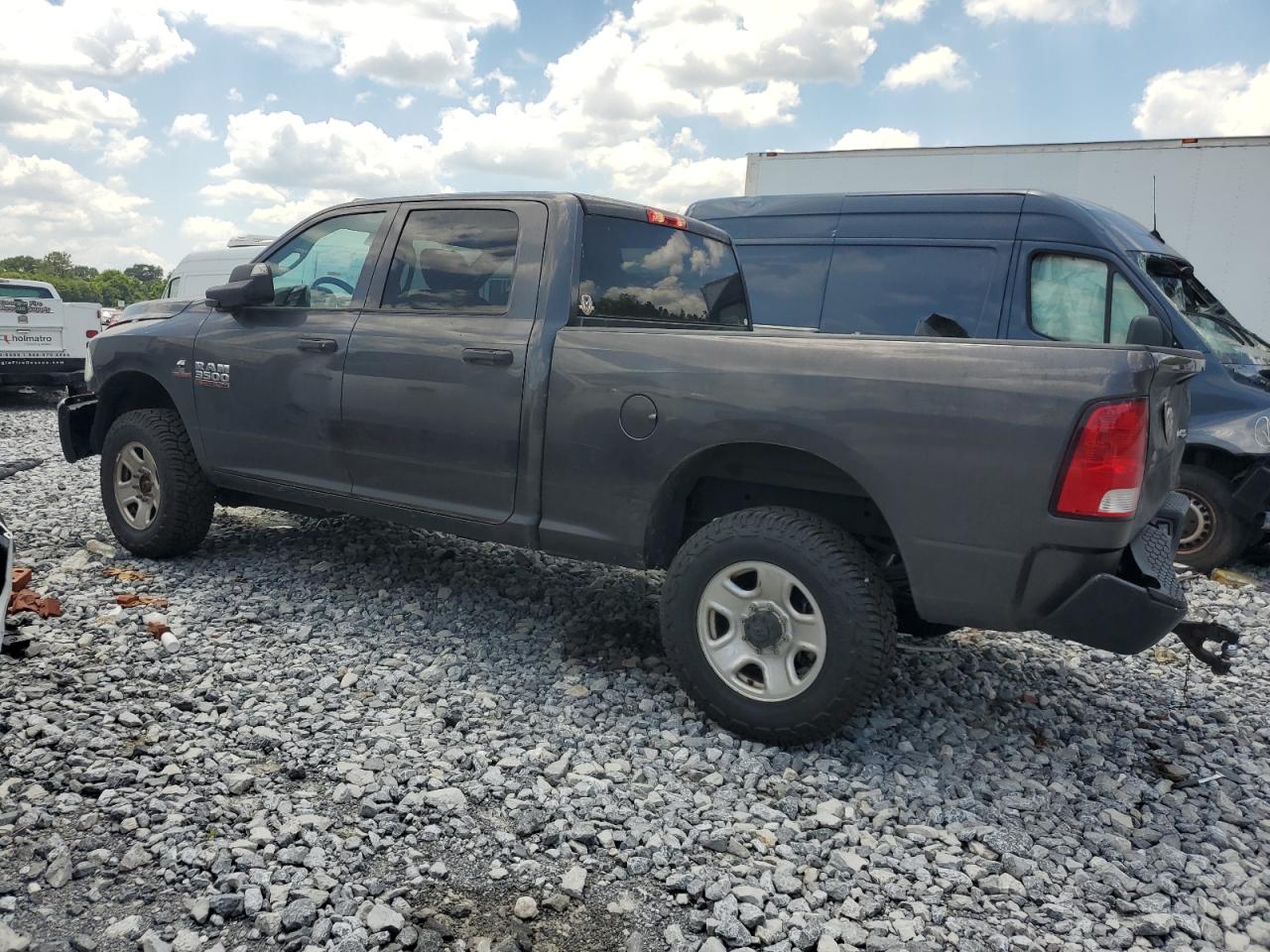 2018 RAM 3500 VIN 3C63R3CL1JG286309 photo 2