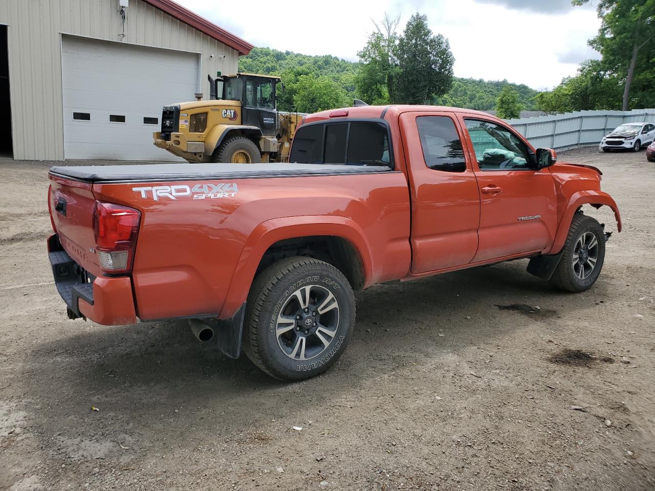 2016 TOYOTA Tacoma VIN 5TFSZ5AN9GX018388 photo 3