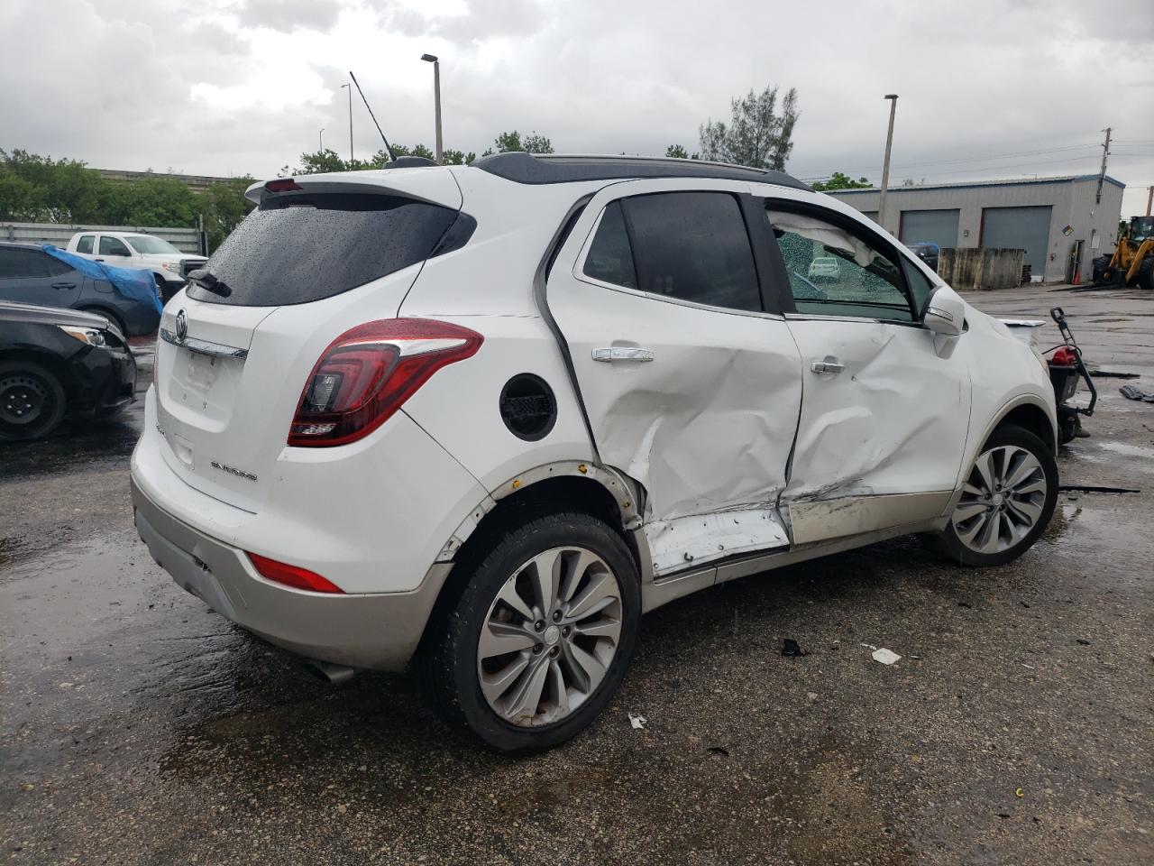 2018 Buick Encore VIN KL4CJASB7JB635456 photo 3