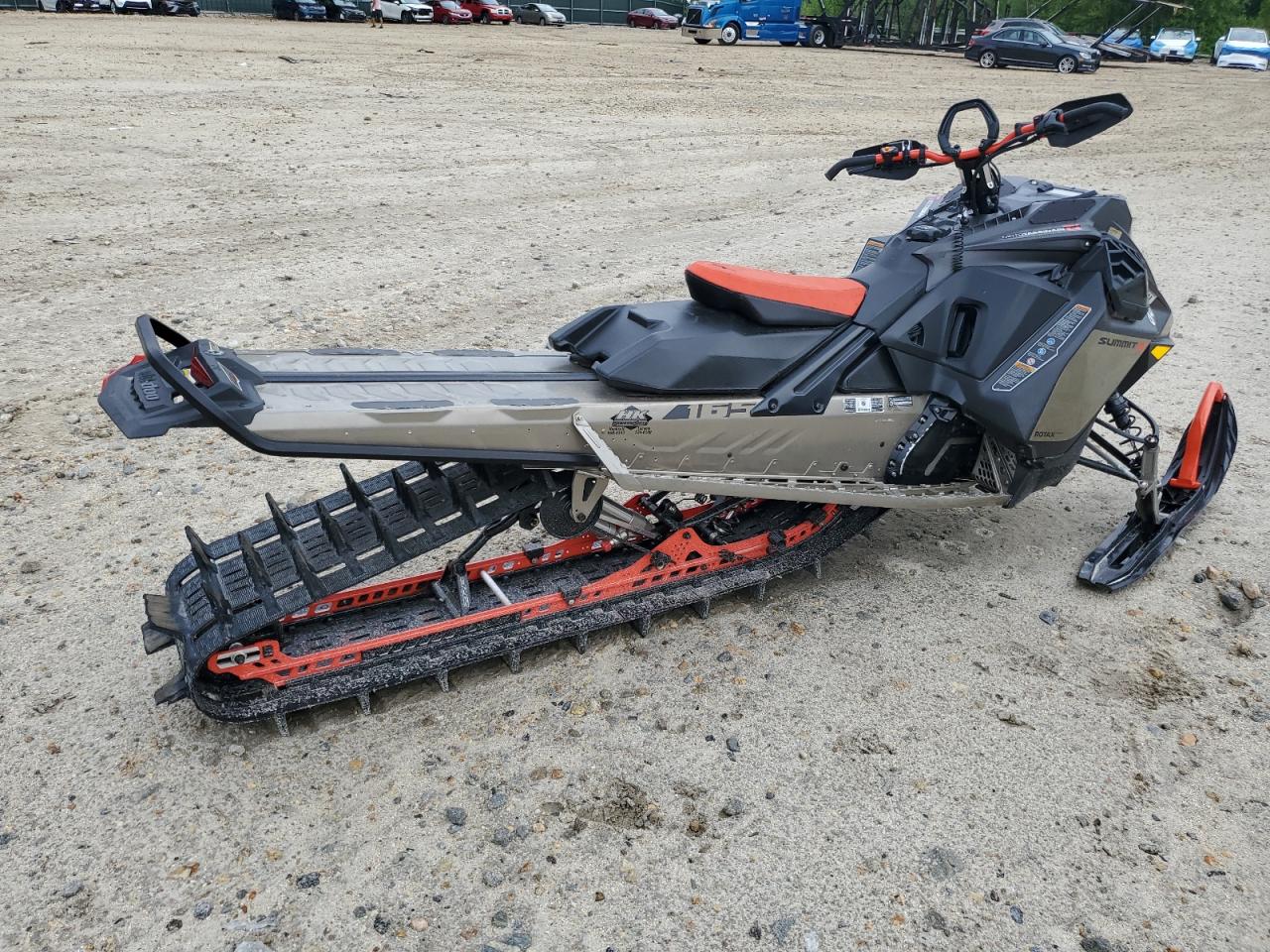 2022 SKI DOO SUMMIT VIN 2BPSTJNBXNV000835 photo 4