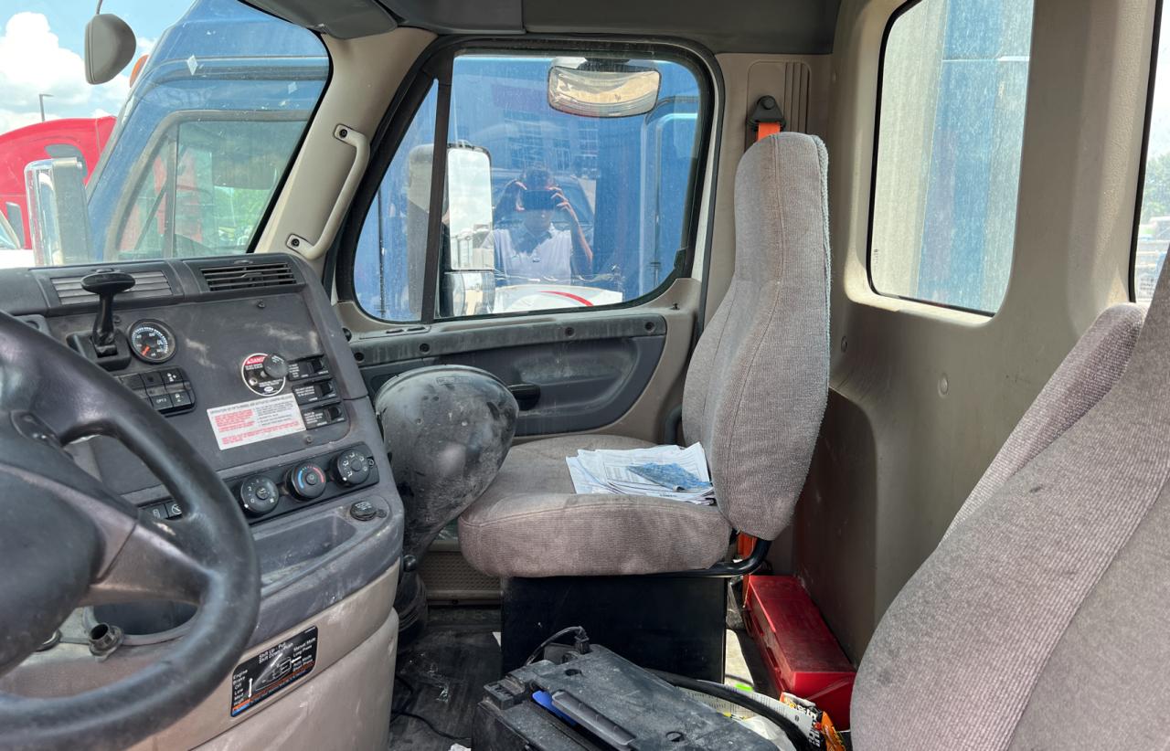 2017 FREIGHTLINER CASCADIA 113 VIN 3AKJGBDV1HSHS1276 photo 8