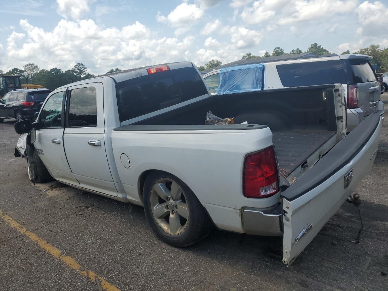 2017 Ram 1500 VIN 3C6RR7LT6HG543072 photo 2