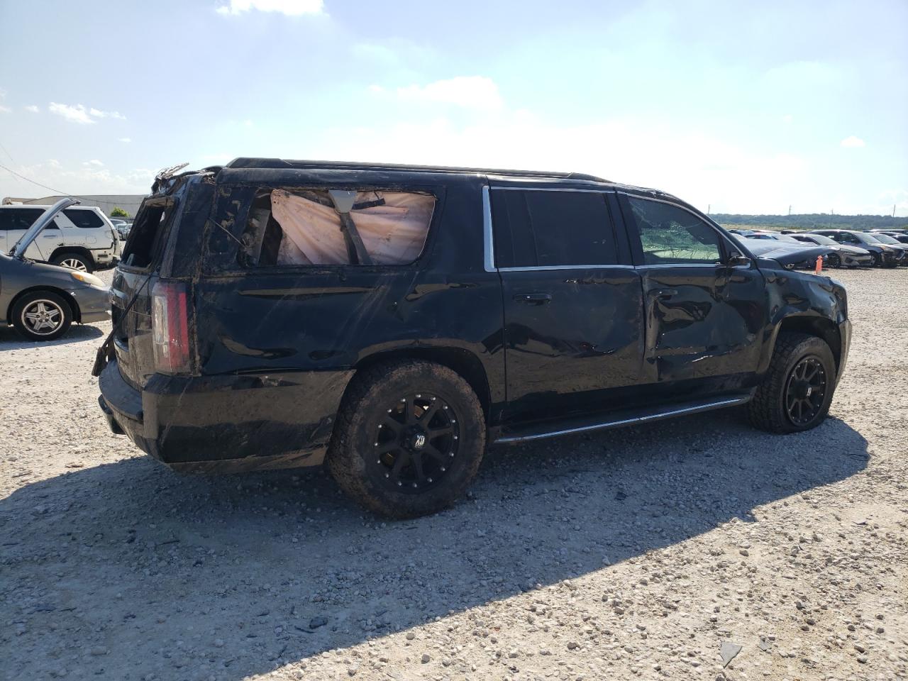 2015 GMC Yukon VIN 1GKS2HKC6FR131225 photo 3