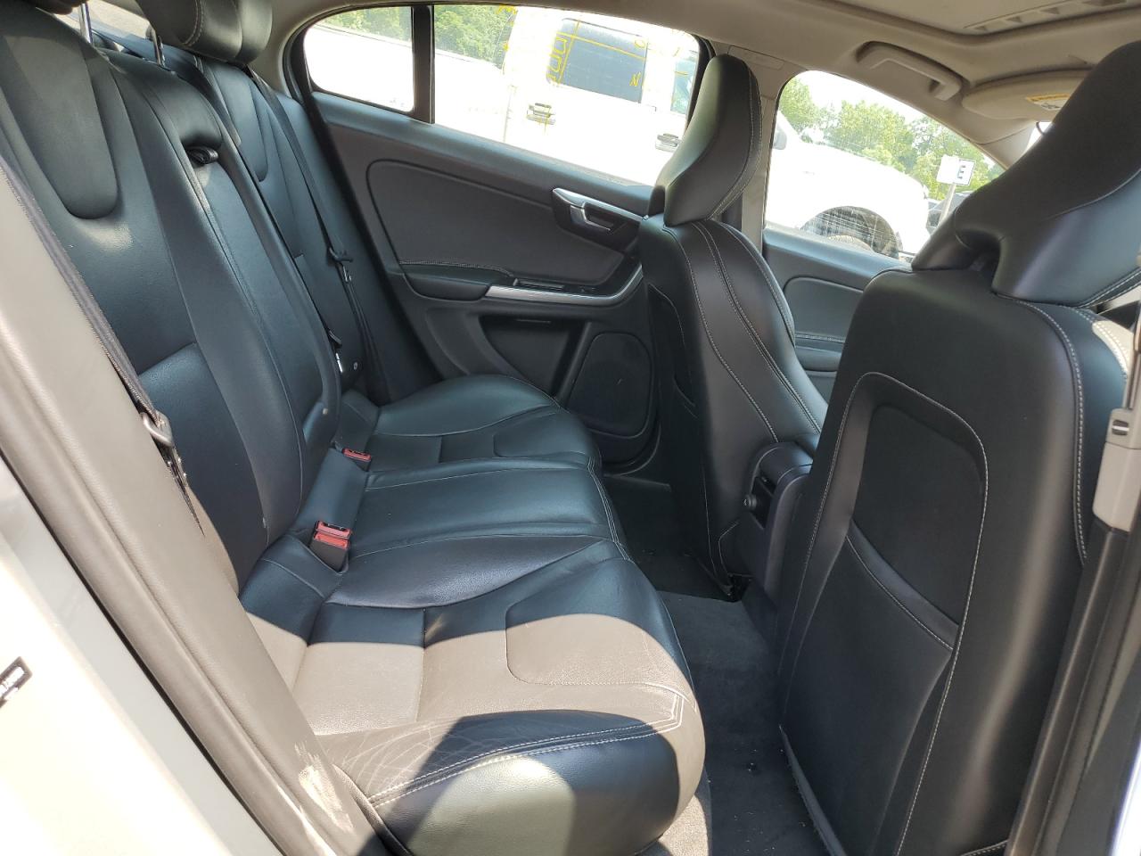2018 Volvo S60 VIN YV140MTL7J2461338 photo 10