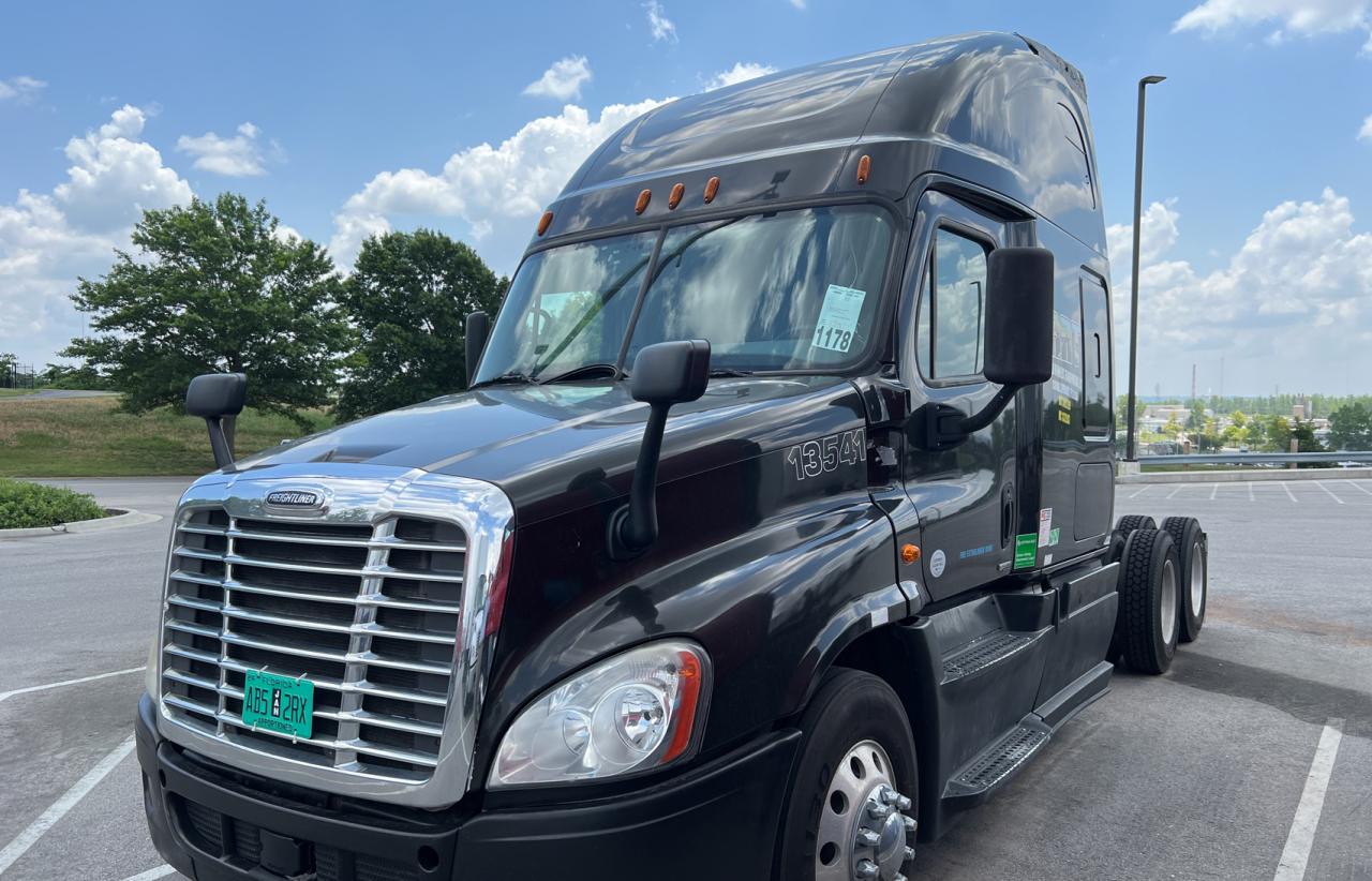 2014 FREIGHTLINER CASCADIA 125 VIN 3AKJGLD5XESFK3541 photo 2
