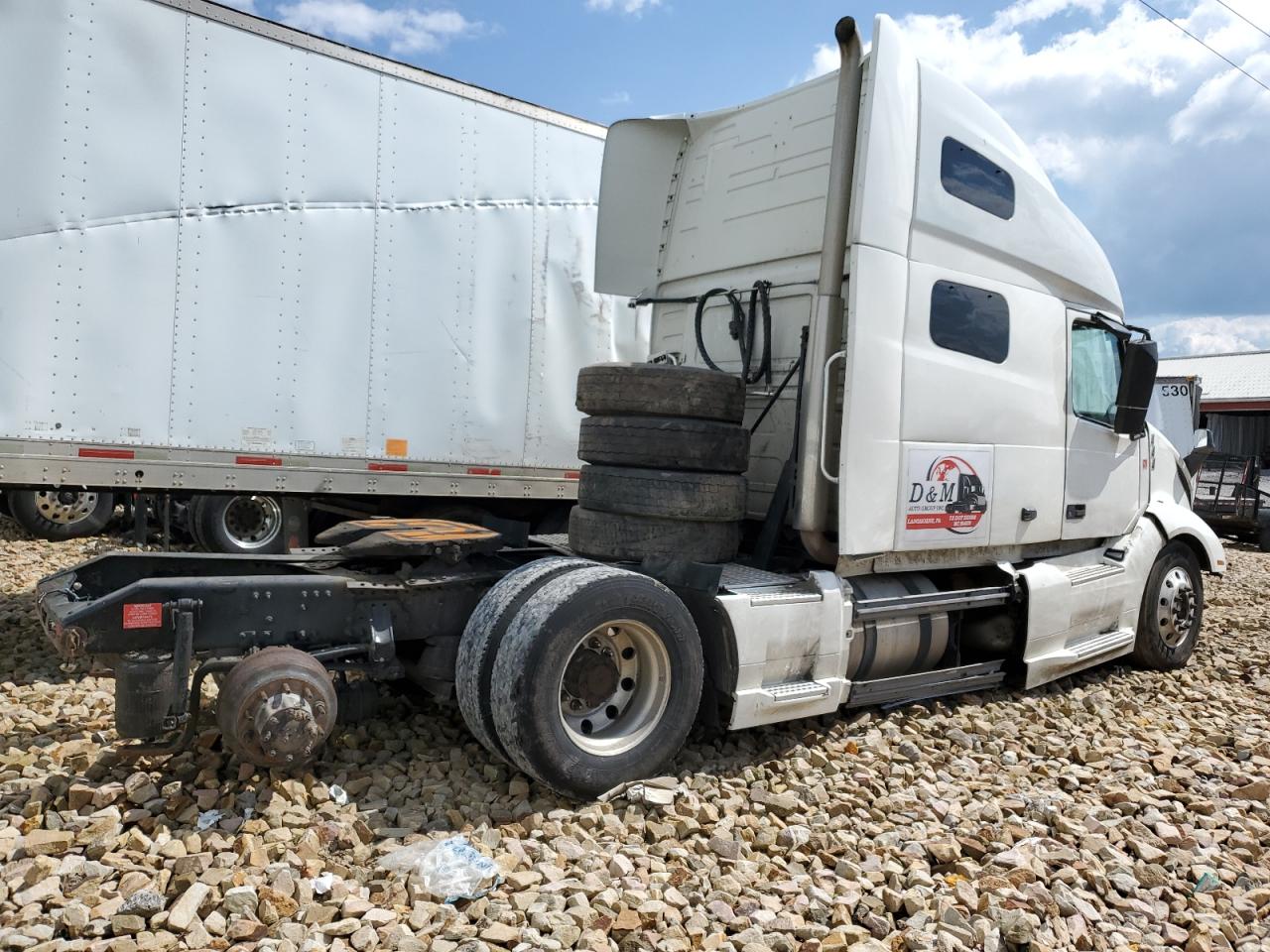 2019 Volvo Vn VIN 4V4NC9EH8KN193587 photo 4