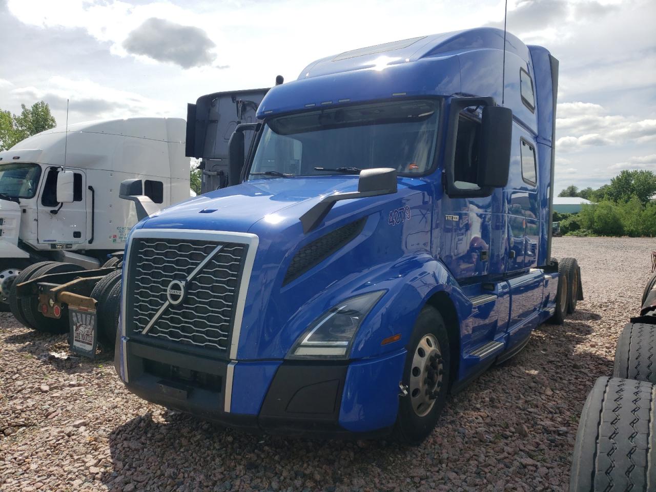 2019 VOLVO Vn VIN 4V4NC9EH7KN904079 photo 2
