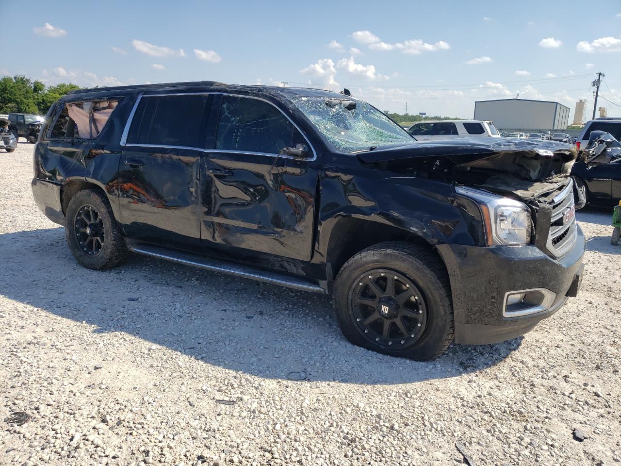 2015 GMC Yukon VIN 1GKS2HKC6FR131225 photo 4