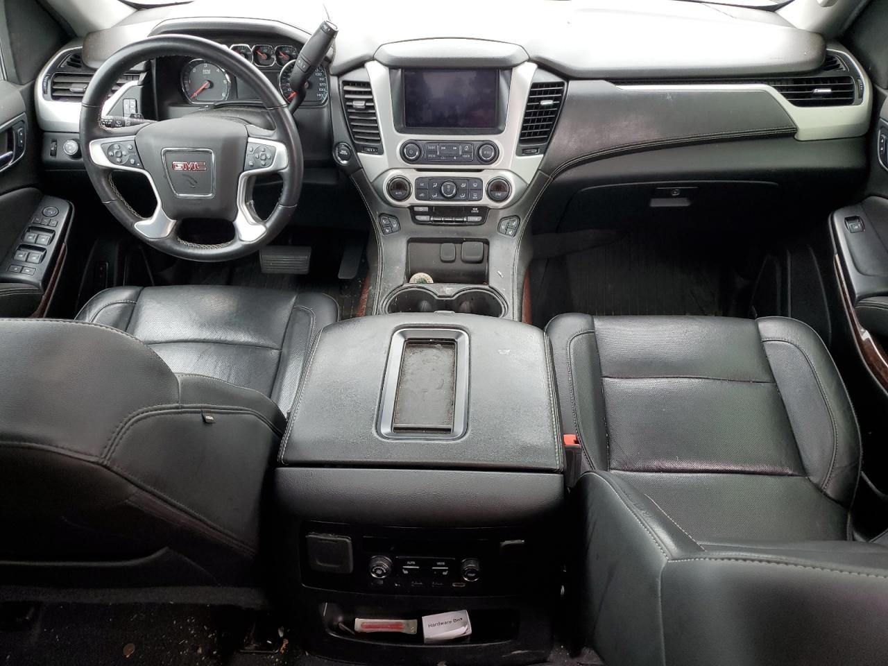 2020 GMC Yukon VIN 1GKS1BKC6LR100391 photo 8