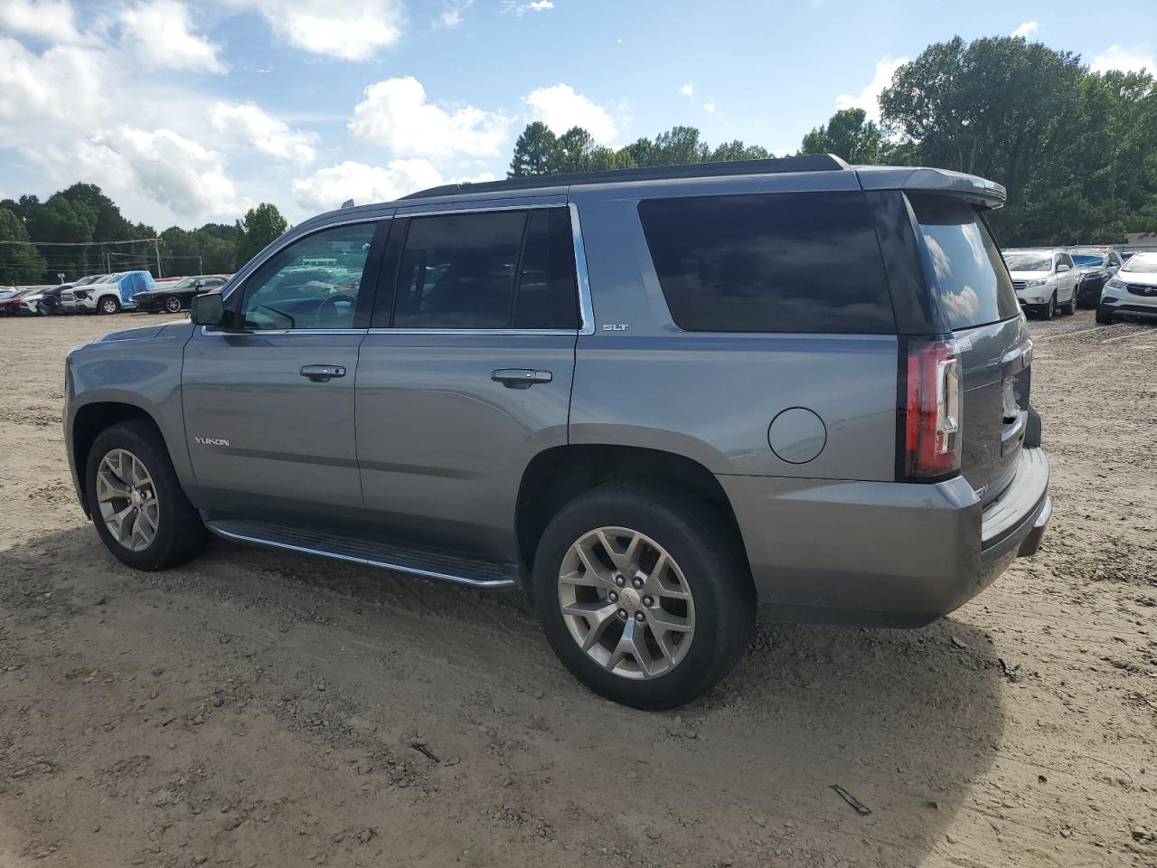 2020 GMC Yukon VIN 1GKS1BKC6LR100391 photo 2