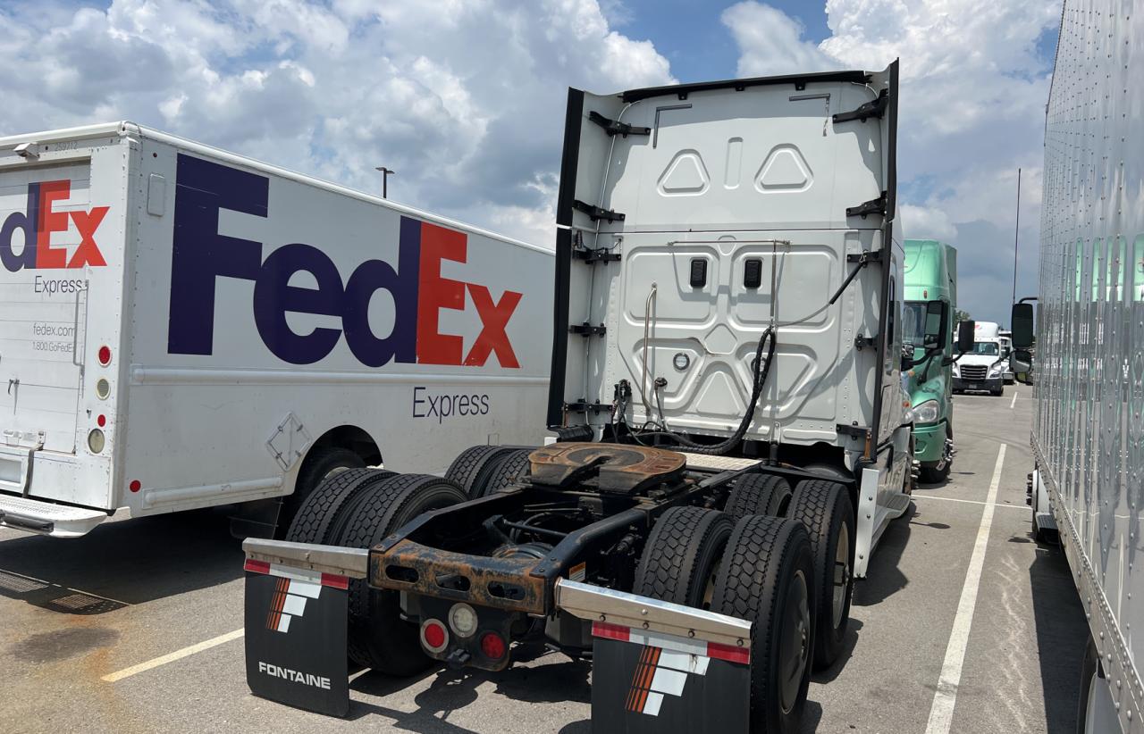 2017 FREIGHTLINER CASCADIA 125 VIN 1FUJGLDR2HLHN9863 photo 3