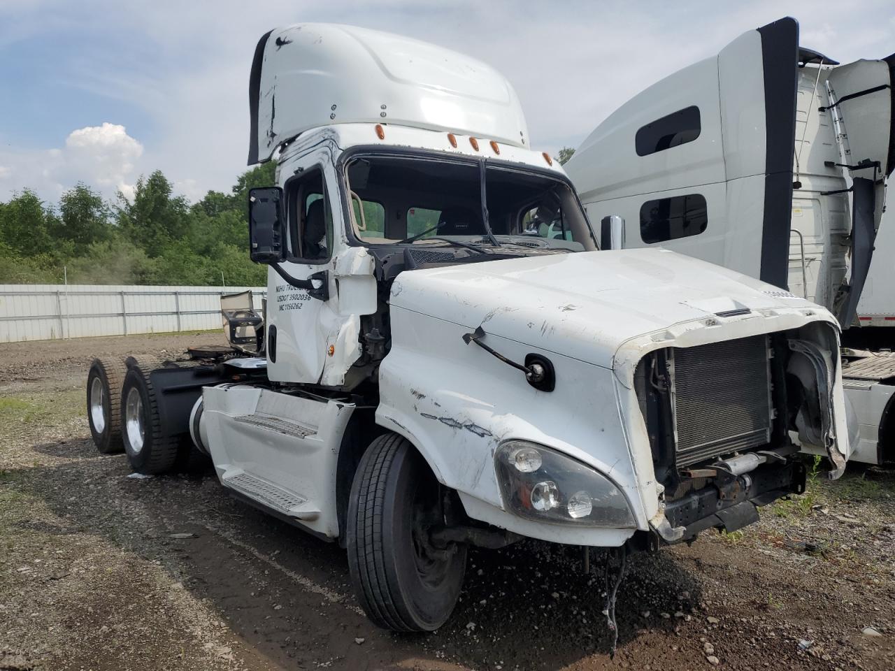2016 FREIGHTLINER CASCADIA 125 VIN 3AKJGEBG5GDHG4166 photo 1