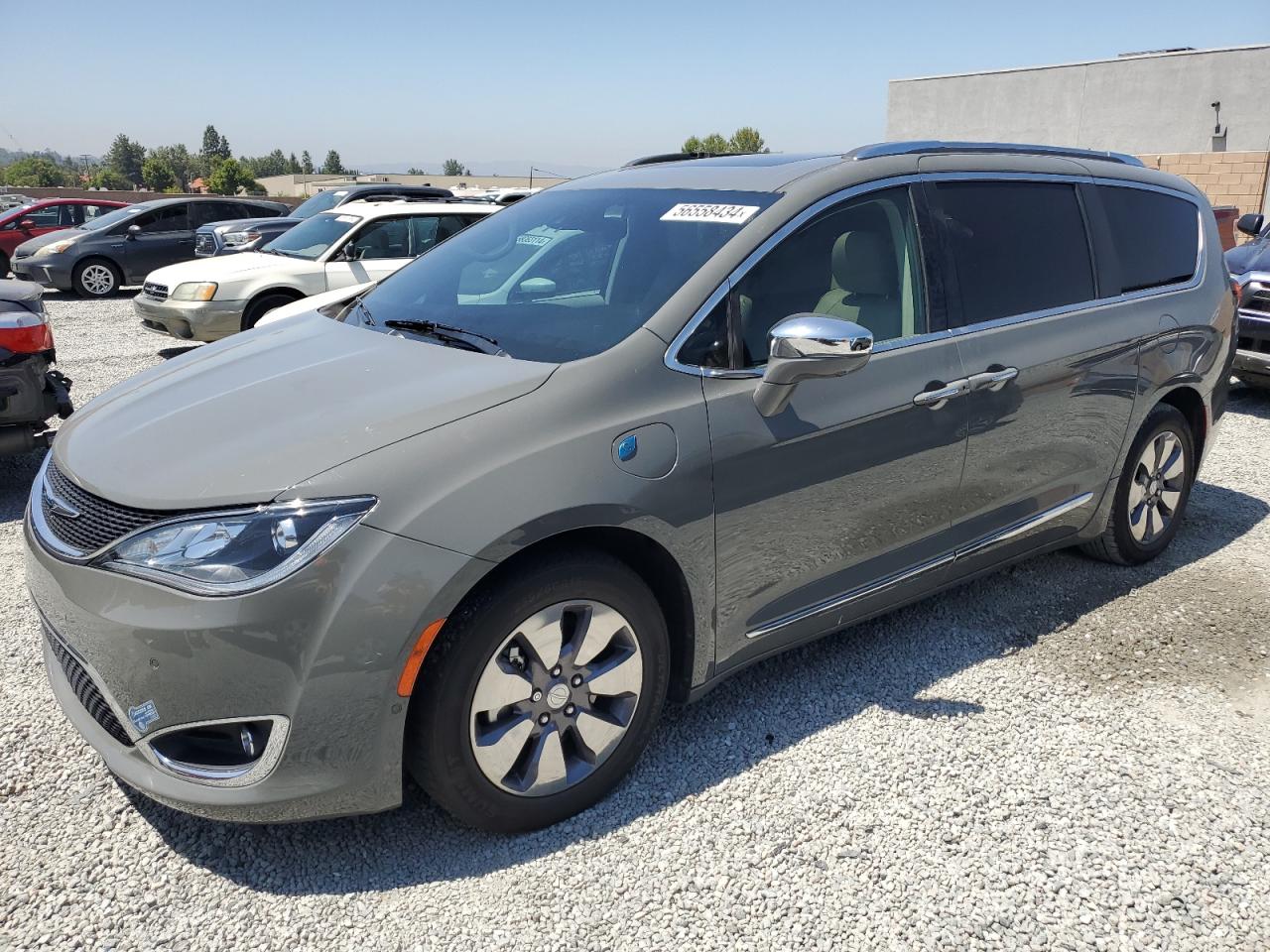 2020 Chrysler Pacifica VIN 2C4RC1N73LR263264 photo 1