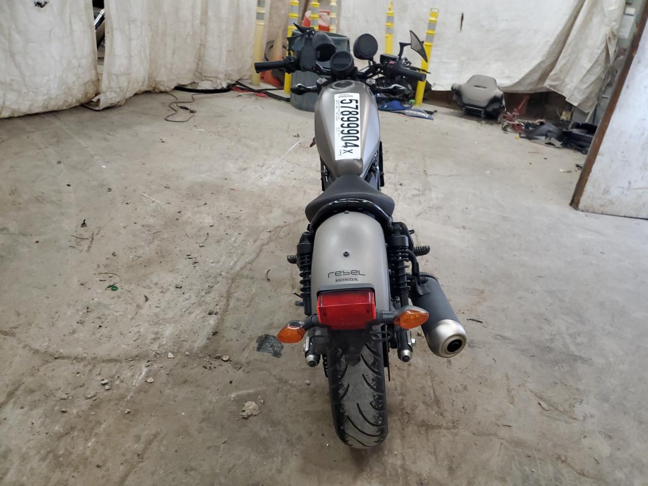 2017 HONDA Cm cycle VIN MLHNC5305H5002117 photo 4