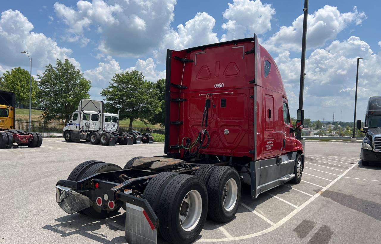 2015 FREIGHTLINER CASCADIA 125 VIN 3AKJGLD53FSGH7277 photo 3