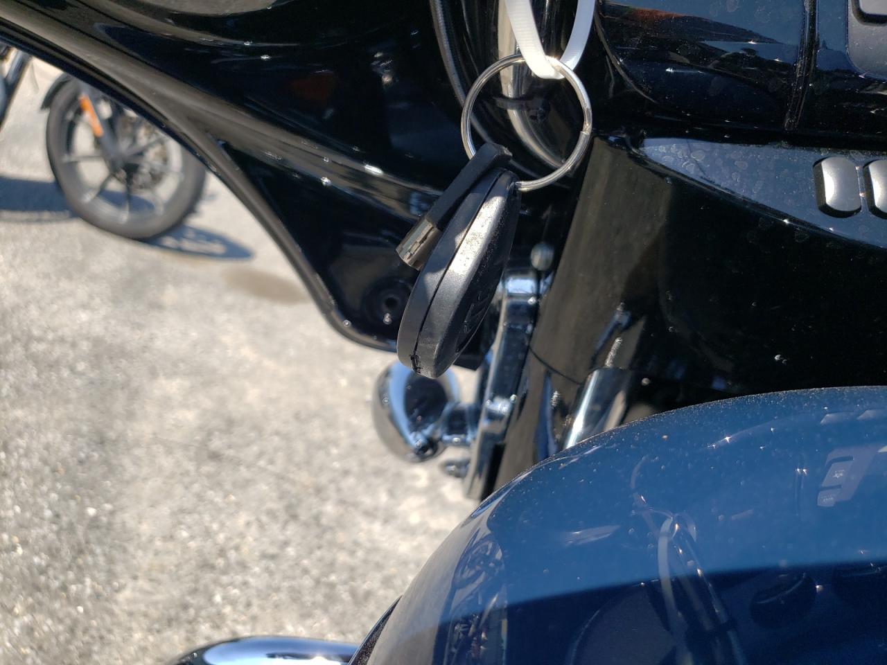 2017 HARLEY-DAVIDSON FLHXS STREET GLIDE SPECIAL VIN 1HD1KRC16HB649646 photo 8