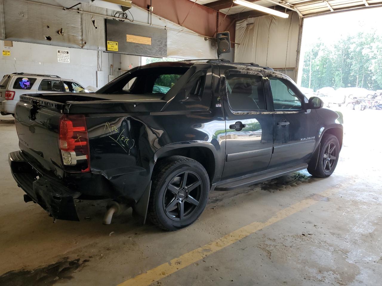 2012 CHEVROLET Avalanche VIN 3GNTKGE79CG293300 photo 3
