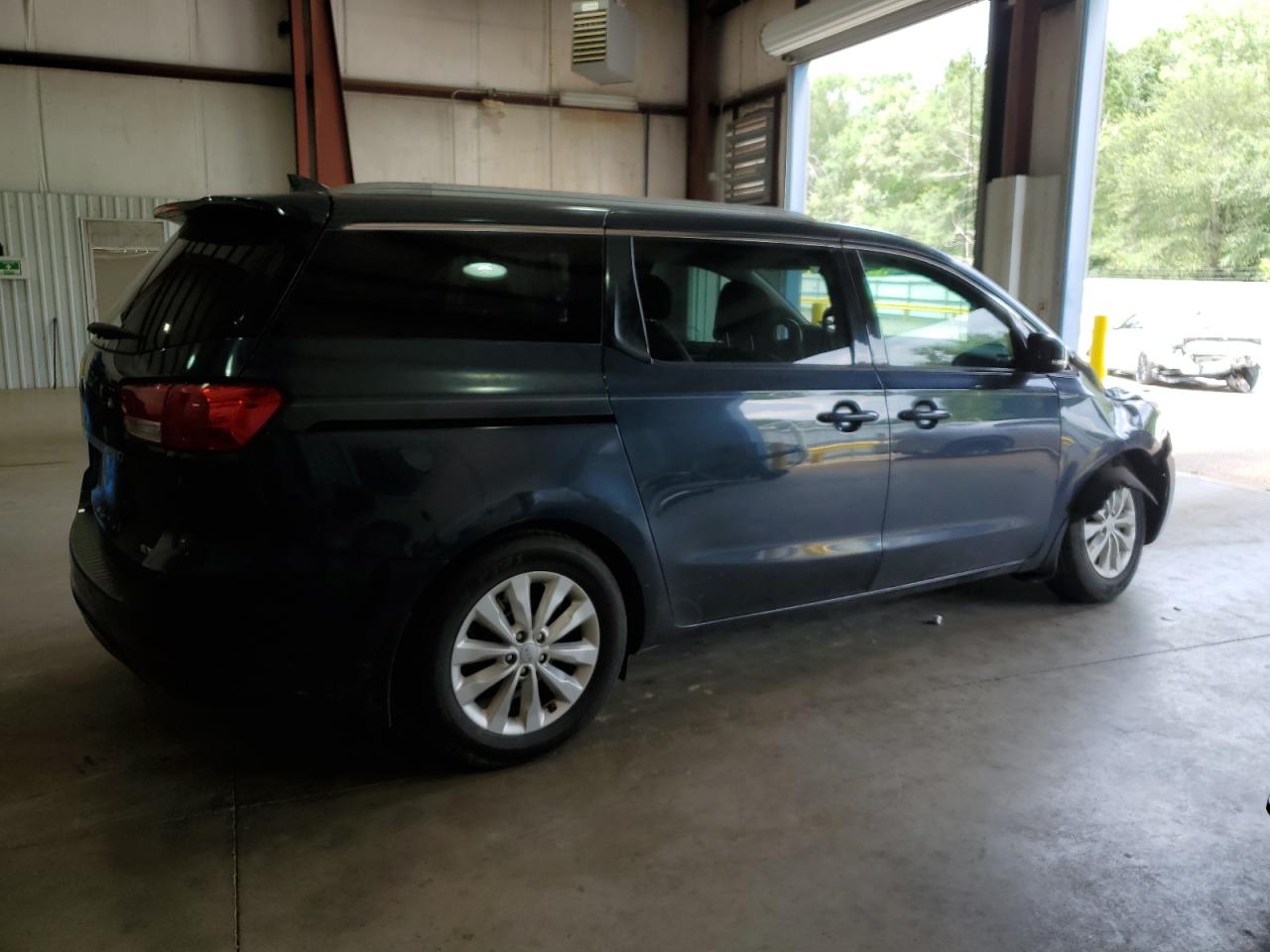 2016 KIA Sedona ex VIN KNDMC5C16G6129460 photo 3
