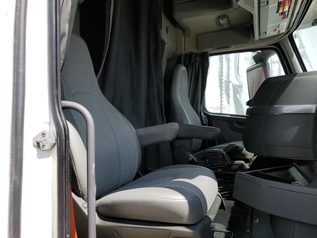 2019 Volvo Vn VIN 4V4NC9EH8KN193587 photo 6